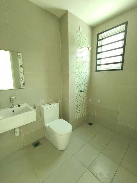 Terraced House for Sale in Bandar Sri Sendayan (Negeri Sembilan) - Imran Isa - Bathroom - PropertyGuru.com.my