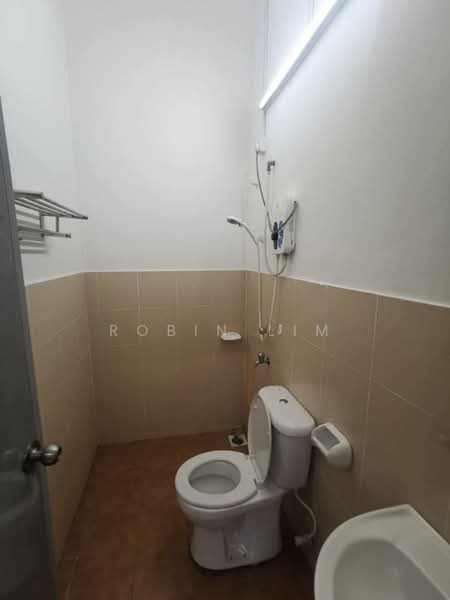2-storey Terraced House for Sale in Taman Scientex Utama (Senai) - Robin Lim - Bathroom - PropertyGuru.com.my