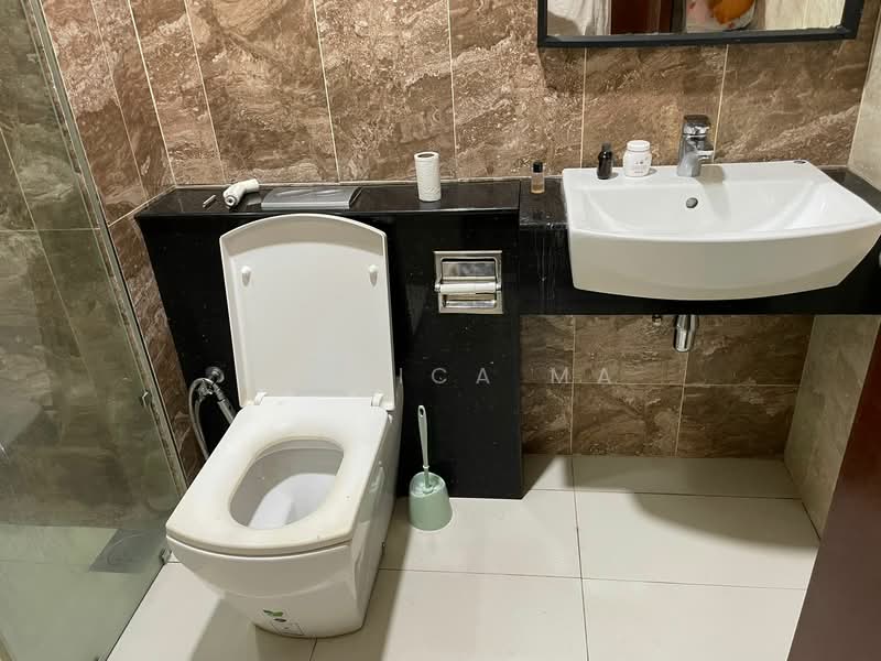 Service Residence for Rent at Paragon Suites @ CIQ - Jessica Ma - Bathroom - PropertyGuru.com.my