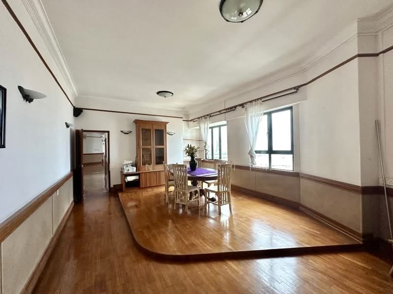 Kondominium untuk Dijual di Silverton Condominium - Panya Rith - Living Room - PropertyGuru.com.my