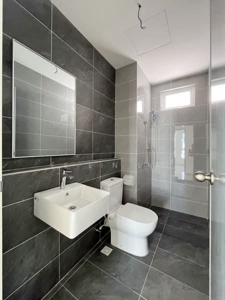 Kondominium untuk Dijual di Lucerne Residences - Ee Lin Lim - Bathroom - PropertyGuru.com.my