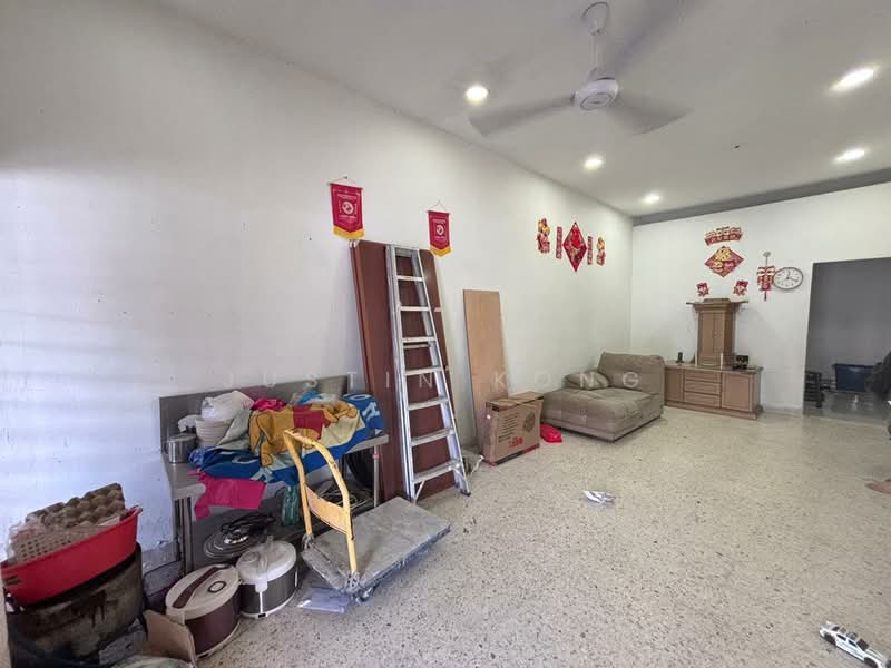 Rumah Teres 1 Tingkat untuk Dijual di Taman Puteri Wangsa (Ulu Tiram) - Justin Kong - Living Room - PropertyGuru.com.my