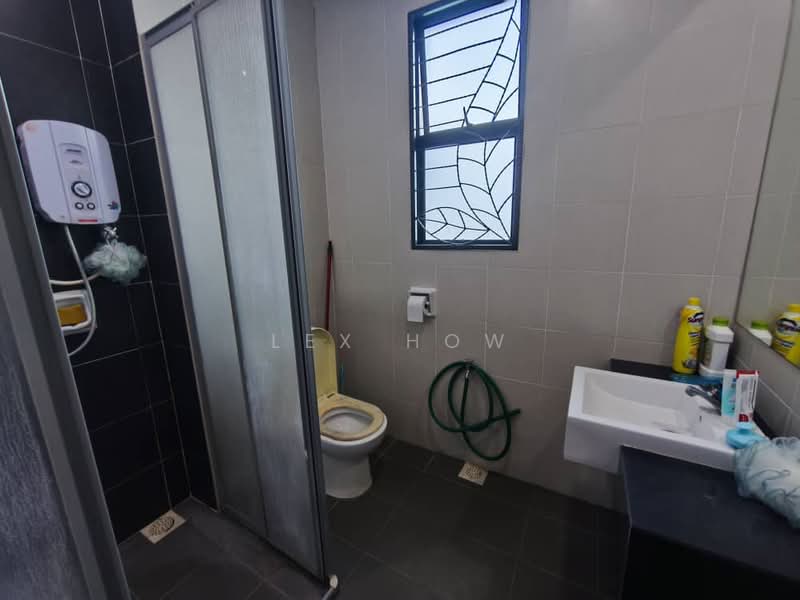2-storey Terraced House for Sale in Saujana Rawang (Rawang) - Lex How - Bathroom - PropertyGuru.com.my