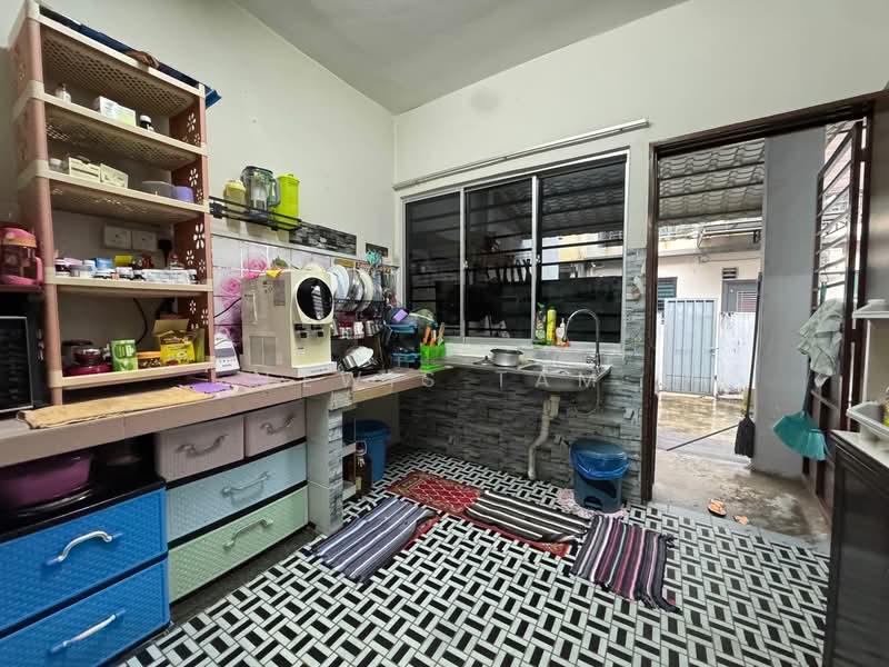 Rumah Teres 2 Tingkat untuk Dijual di Pandan Perdana (Cheras) - Lewis Tam - Kitchen - PropertyGuru.com.my