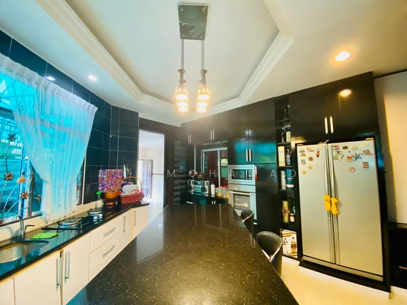 2.5-storey Terraced House for Sale in Bukit Antarabangsa (Ulu Kelang) - Adi Mohamad - Kitchen - PropertyGuru.com.my