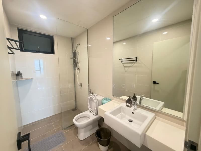 Servis Apartment untuk Disewa di Southkey Mosaic - Jessy Koh - Bathroom - PropertyGuru.com.my