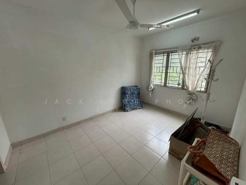 Apartment for Rent at Seri Baiduri - Jack Khor Phor Jiing - Bedroom - PropertyGuru.com.my