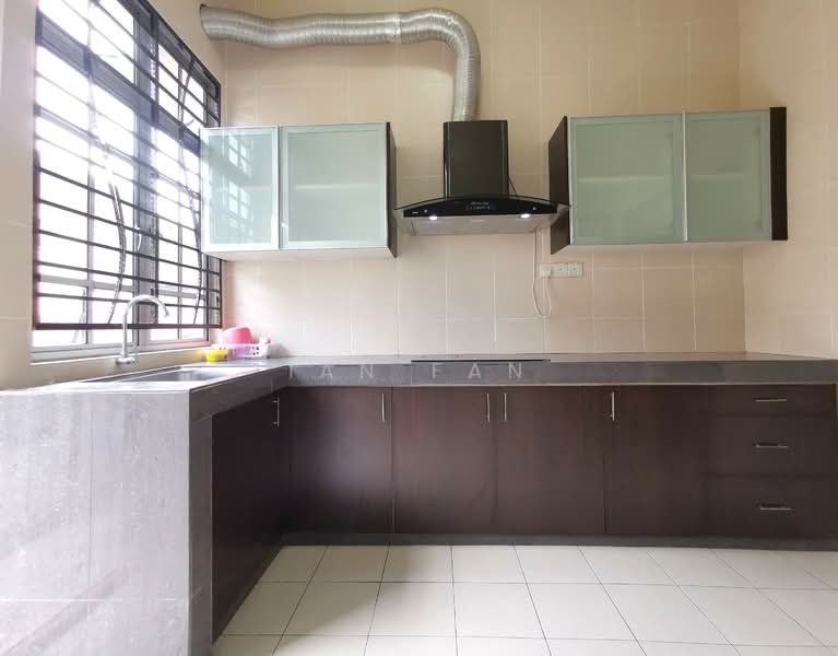 2-storey Terraced House for Sale in Taman Alam Putra (Seri Kembangan) - Ian Fan - Kitchen - PropertyGuru.com.my