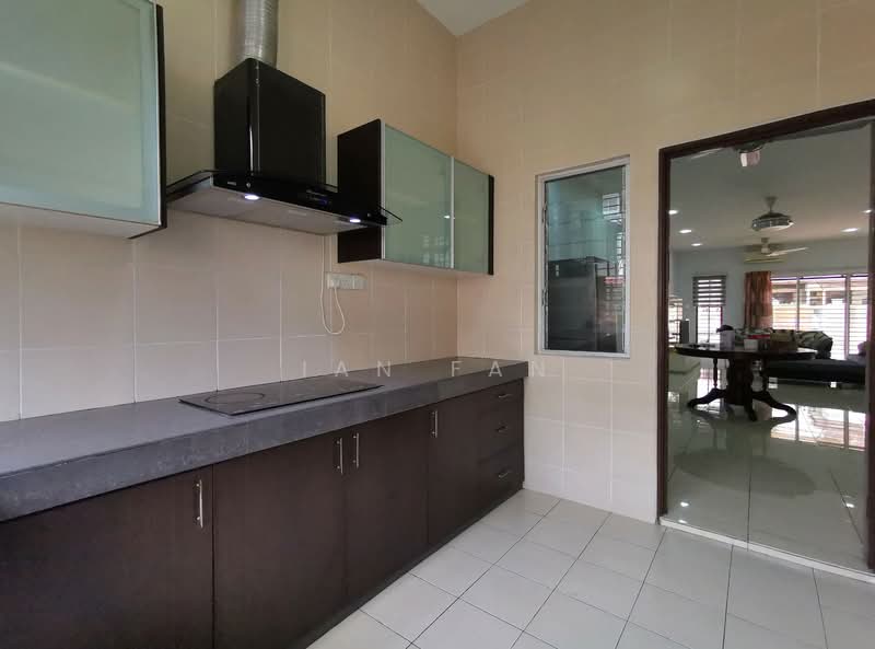 2-storey Terraced House for Sale in Taman Alam Putra (Seri Kembangan) - Ian Fan - Kitchen - PropertyGuru.com.my