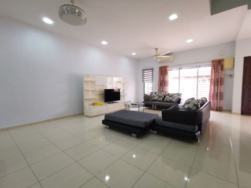 2-storey Terraced House for Sale in Taman Alam Putra (Seri Kembangan) - Ian Fan - Living Room - PropertyGuru.com.my