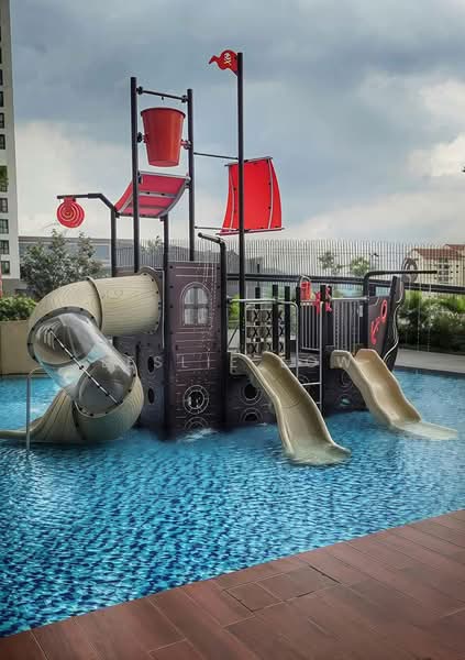 Servis Apartment untuk Dijual di Bayu Residensi - Leslie Low - Pool - PropertyGuru.com.my