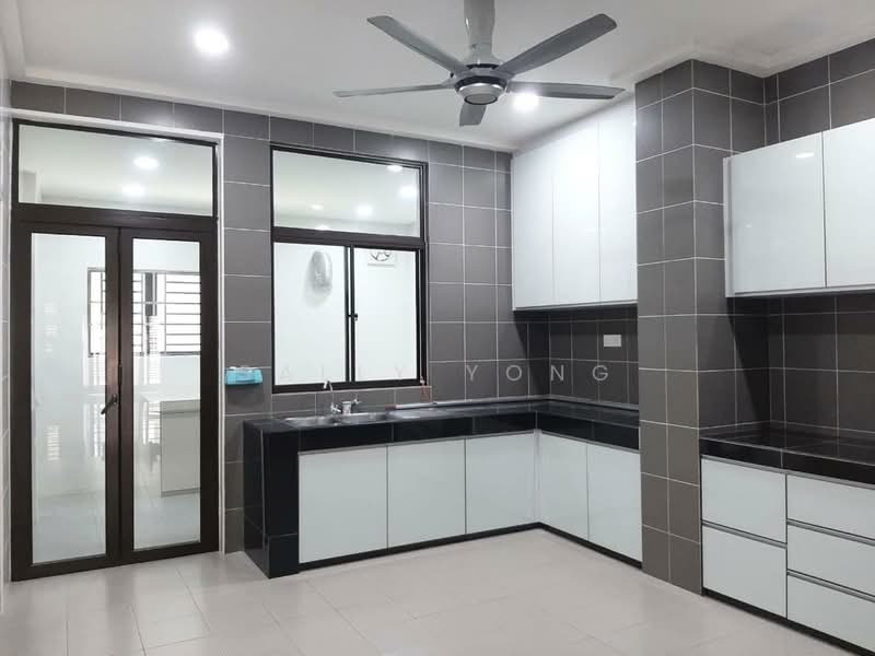 2-storey Terraced House for Sale in Klang (Selangor) - Sally Yong - Kitchen - PropertyGuru.com.my