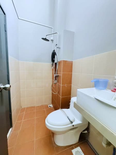 Rumah Teres 2 Tingkat untuk Dijual di Taman Nusa Idaman (Iskandar Puteri (Nusajaya)) - Karl Lim - Bathroom - PropertyGuru.com.my