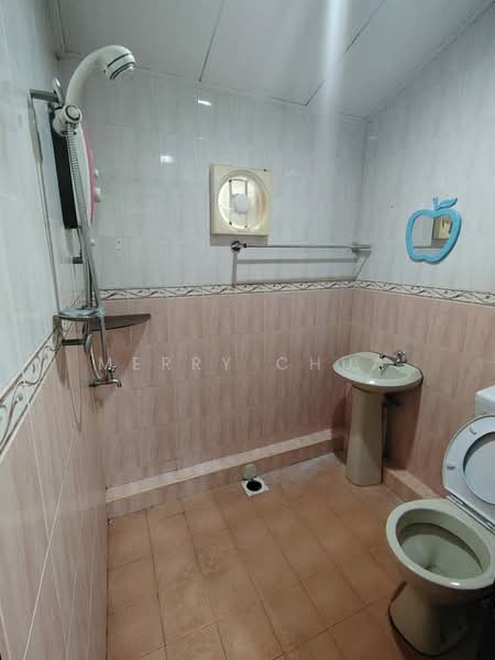 2-storey Terraced House for Rent in Skudai (Johor) - Merry Chua - Bathroom - PropertyGuru.com.my
