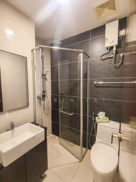 Condominium for Rent at Bay Laurel @ Country Garden Danga Bay - Warren Tay - Bathroom - PropertyGuru.com.my