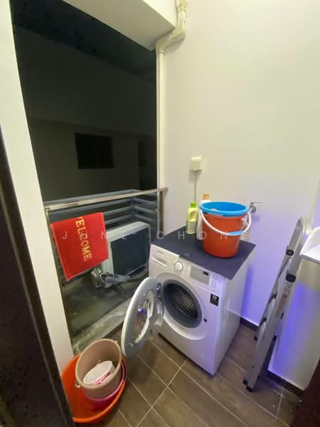 Apartment for Rent at Kings Bay @ Country Garden Danga Bay - June Chong - Balcony - PropertyGuru.com.my