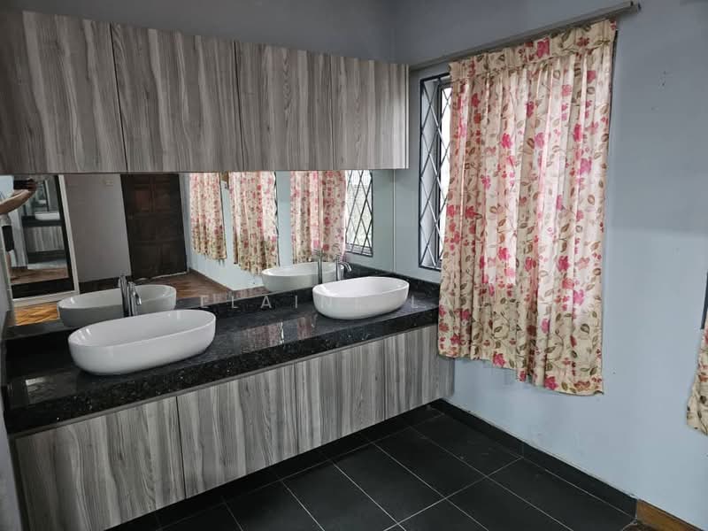 Rumah Banglo untuk Dijual di Kuala Lumpur (Kuala Lumpur) - Elaine Lau - Bathroom - PropertyGuru.com.my