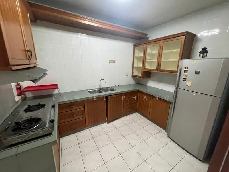 Apartment for Sale at Pearl Garden - Daniel Phang - Kitchen - PropertyGuru.com.my