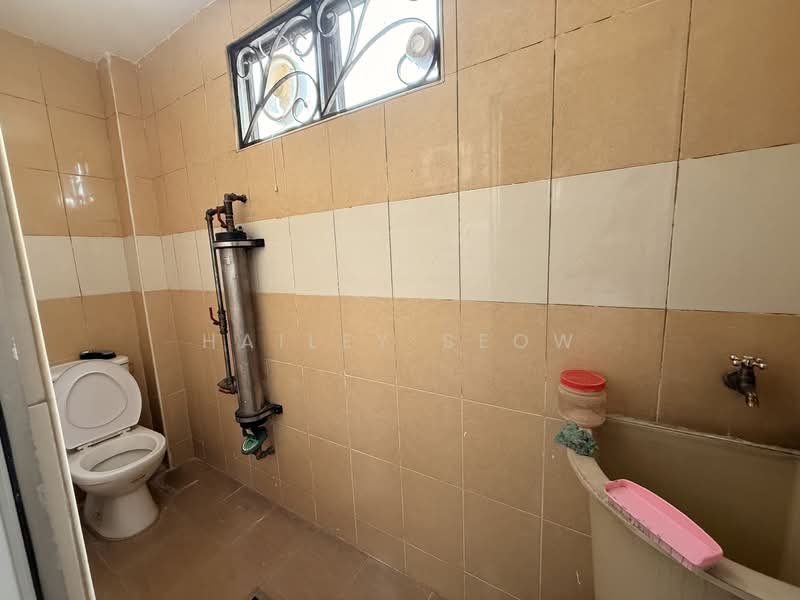 Terraced House for Rent in Bukit Jelutong (Shah Alam) - Hailey Seow - Bathroom - PropertyGuru.com.my