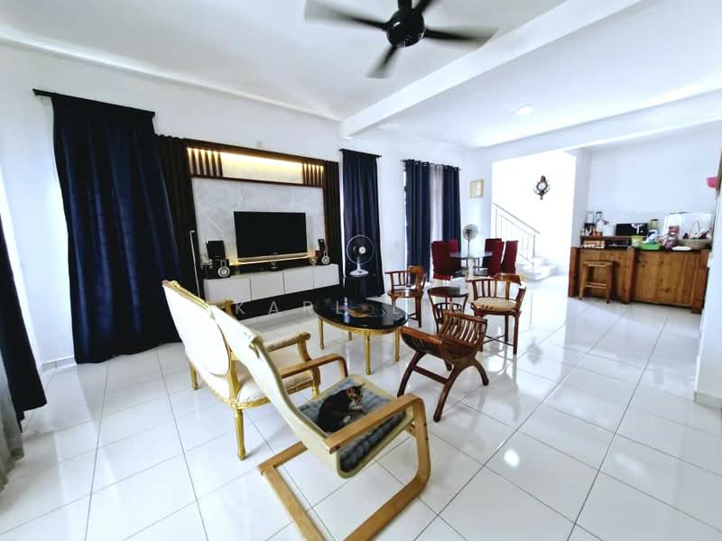 Rumah Teres 2 Tingkat untuk Dijual di Setia Tropika (Johor Bahru) - Karl Lim - Living Room - PropertyGuru.com.my