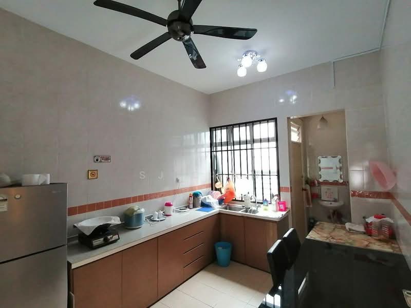 Rumah Teres 2 Tingkat untuk Disewa di Taman JP Perdana (Johor Bahru) - SJ CHAN - Kitchen - PropertyGuru.com.my