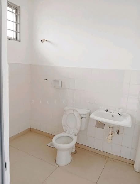 2-storey Terraced House for Sale in Taman Megah Ria (Masai) - Aileen Lui - Bathroom - PropertyGuru.com.my