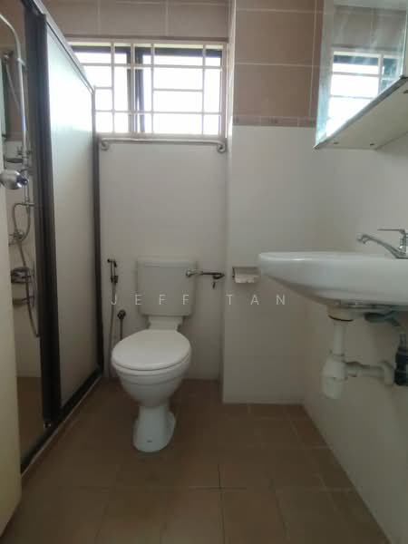 Kondominium untuk Dijual di Desa Permai - Jeff Tan - Bathroom - PropertyGuru.com.my