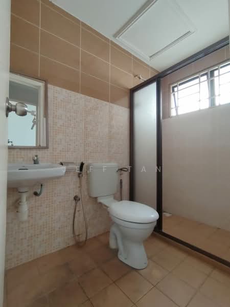Kondominium untuk Dijual di Desa Permai - Jeff Tan - Bathroom - PropertyGuru.com.my