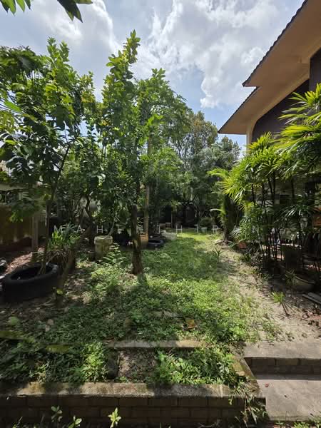Bungalow for Sale in Taman Maluri (Cheras) - Mahenthiran . - Garden - PropertyGuru.com.my