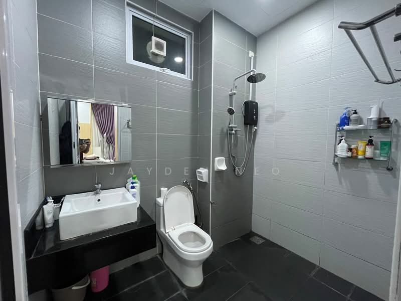 Servis Apartment untuk Dijual di THE SENAI GARDEN (PANGSAPURI IMPIAN SENAI) - Jayden Neo - Bathroom - PropertyGuru.com.my
