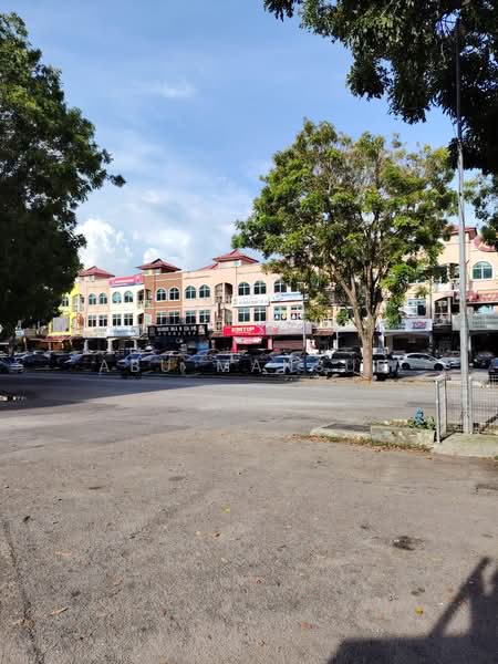 Shop for Rent in Bandar Puteri Puchong (Puchong) - Abu Mansur - Exterior - PropertyGuru.com.my