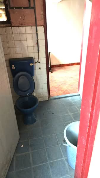 Rumah Teres 2 Tingkat untuk Dijual di Taman Wahyu (Batu Caves) - Ken Lai - Bathroom - PropertyGuru.com.my