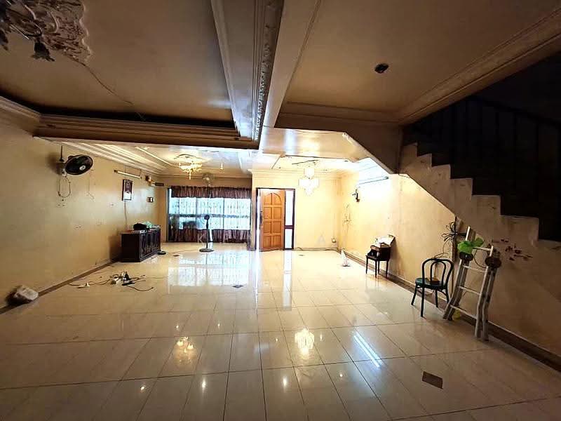 Rumah Teres 2-Tingkat untuk Dijual di Taman Wahyu (Batu Caves) - Ken Lai - Living Room - PropertyGuru.com.my