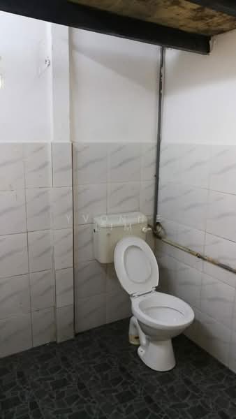 Rumah Teres 2 Tingkat untuk Dijual di Taman Nora (Ulu Tiram) - Yvonne Lim - Bathroom - PropertyGuru.com.my