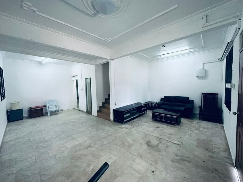 2-storey Terraced House for Rent in Johor Bahru (Johor) - Jin Chew - Living Room - PropertyGuru.com.my