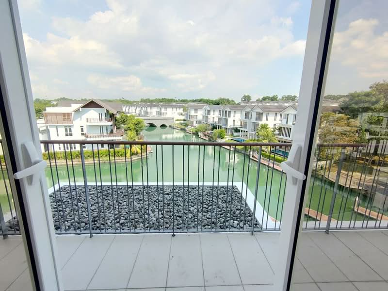 Rumah Teres 4 Tingkat untuk Dijual di Johor Bahru (Johor) - June Chong - Balcony - PropertyGuru.com.my
