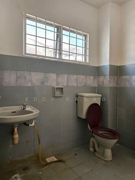 Rumah Teres 2 Tingkat untuk Dijual di Bandar Sungai Long (Selangor) - Eddy Chong - Bathroom - PropertyGuru.com.my