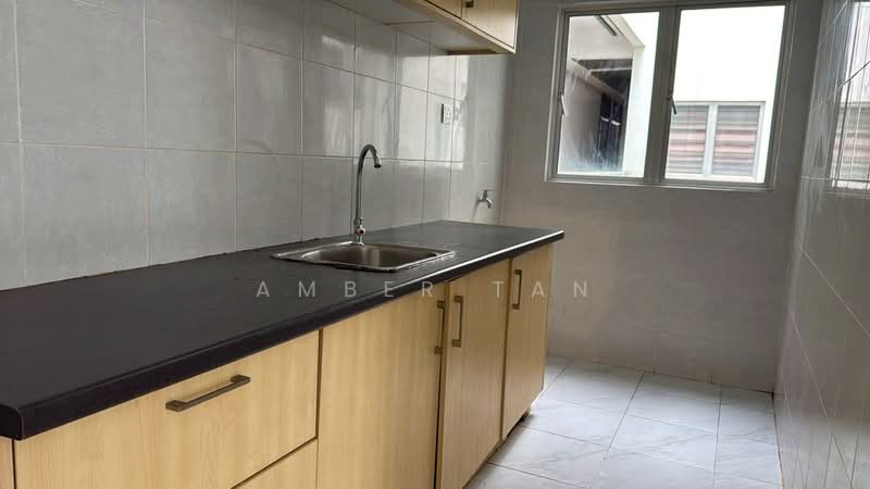 Pangsapuri untuk Dijual di Vesta View - Amber Tan - Kitchen - PropertyGuru.com.my