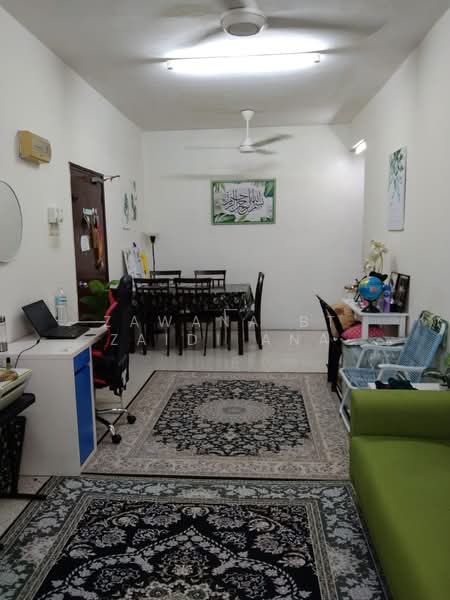 Pangsapuri untuk Dijual di Sri Raya (Rayana Rise) - Zawana BT Zaidi Ana - Living Room - PropertyGuru.com.my