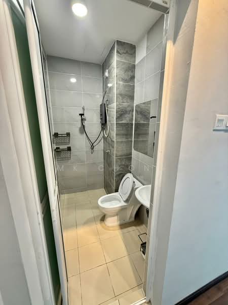 Service Residence for Rent at D'carlton (Residensi Seri Mega) - MK Chong - Bathroom - PropertyGuru.com.my