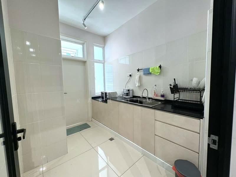 Semi-Detached House for Sale in Bandar Dato Onn (Tebrau) - Karl Lim - Kitchen - PropertyGuru.com.my