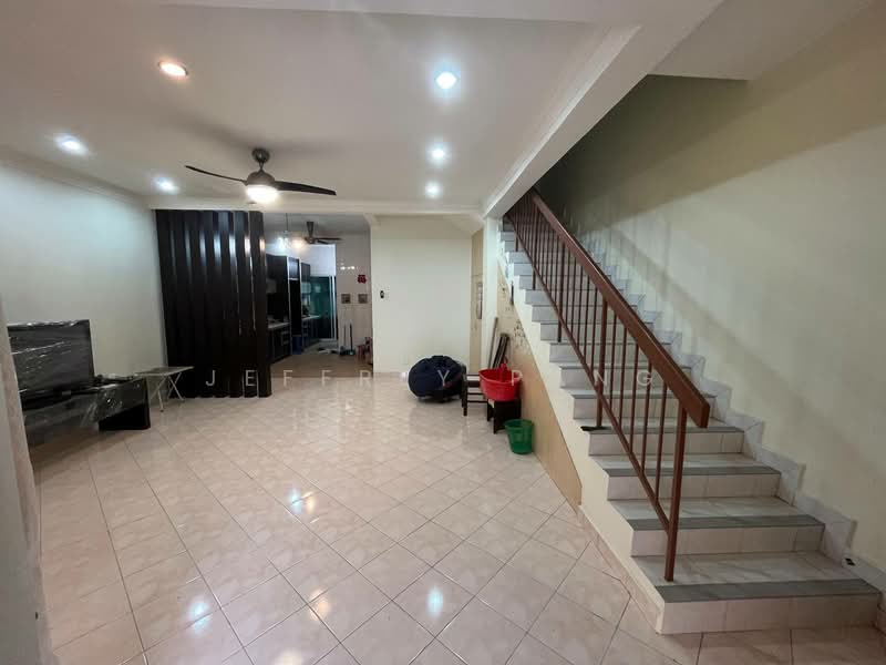 2-storey Terraced House for Sale in Cheras (Selangor) - Jeffrey Pang - Living Room - PropertyGuru.com.my