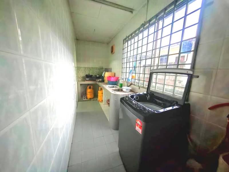 Rumah Teres 1 Tingkat untuk Dijual di Taman Megah Ria (Masai) - JB Wendy - Kitchen - PropertyGuru.com.my