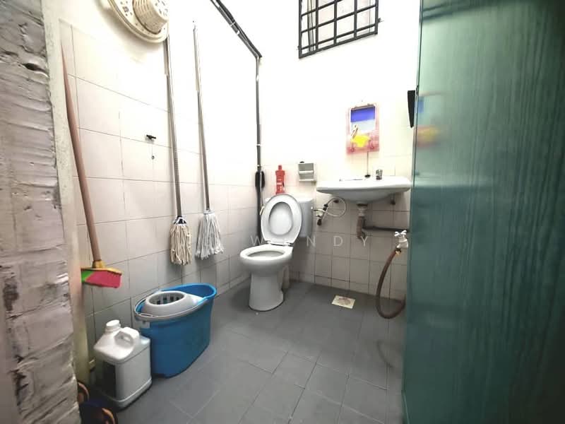 Rumah Teres 1 Tingkat untuk Dijual di Taman Megah Ria (Masai) - JB Wendy - Bathroom - PropertyGuru.com.my