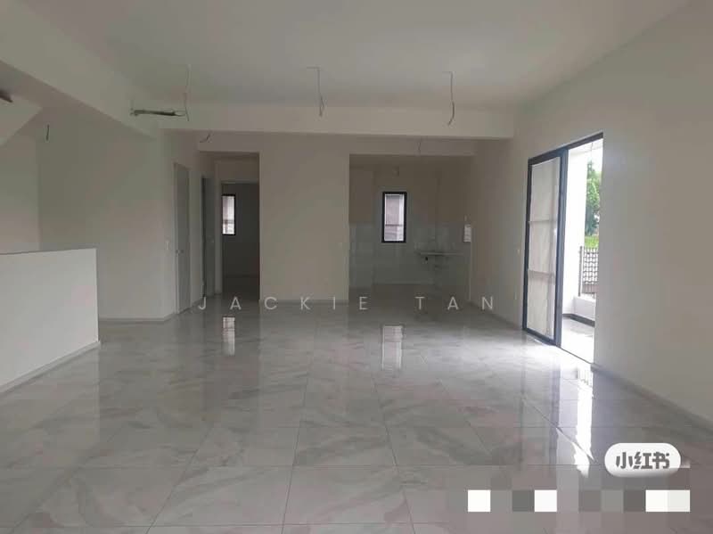 Terraced House for Sale in Taman Bukit Serdang (Seri Kembangan) - Jackie Tan - Living Room - PropertyGuru.com.my