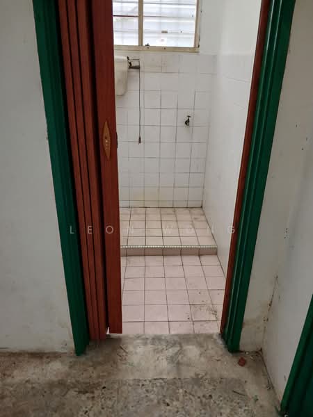 2-storey Terraced House for Sale in Bukit Sentosa (Rawang) - LEON WONG - Bathroom - PropertyGuru.com.my