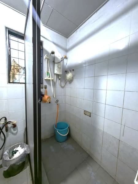 Rumah Teres 2 Tingkat untuk Dijual di Taman Century (Johor Bahru) - Karl Lim - Bathroom - PropertyGuru.com.my