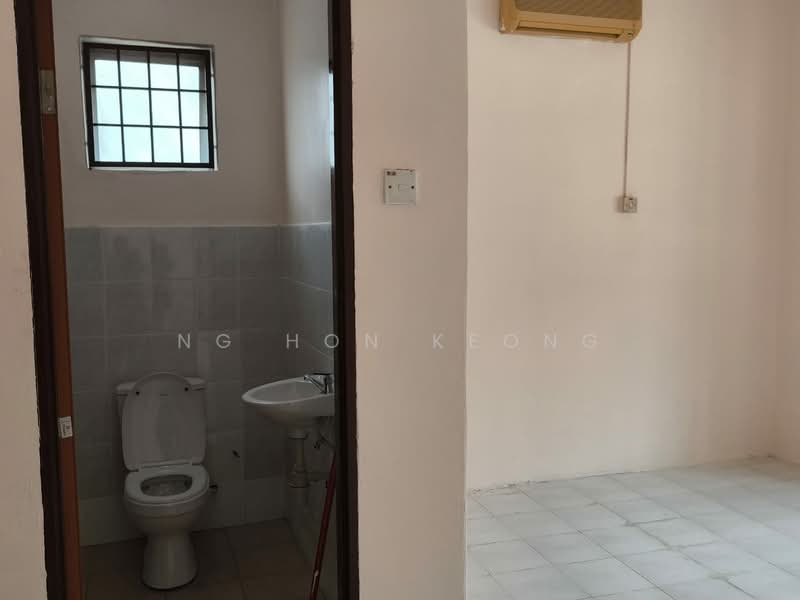 Bungalow for Sale in Serendah (Selangor) - Ng Hon Keong - Bathroom - PropertyGuru.com.my