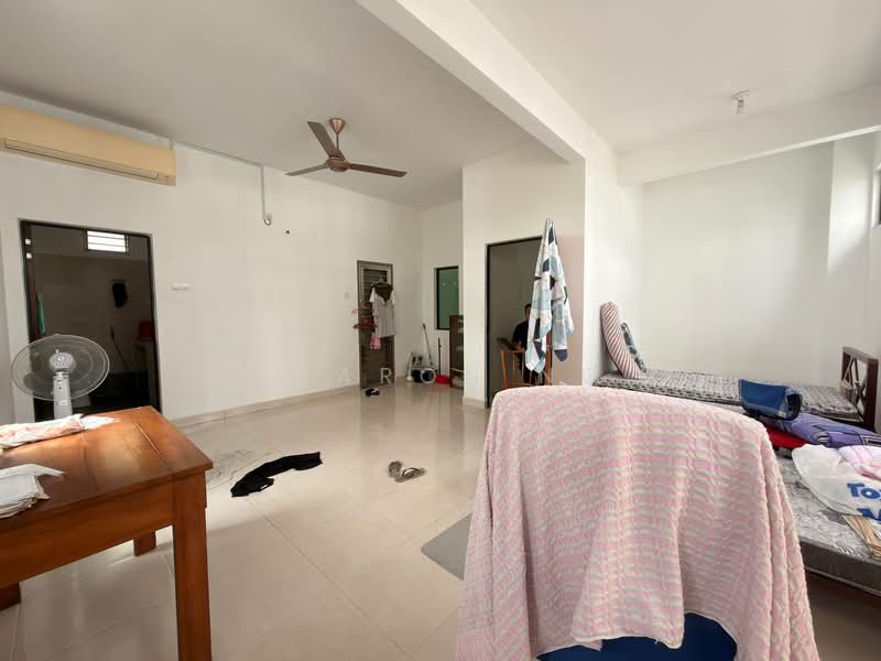 Rumah Berkembar untuk Dijual di Taman Mutiara Mas (Skudai) - Sharon Ng - Living Room - PropertyGuru.com.my