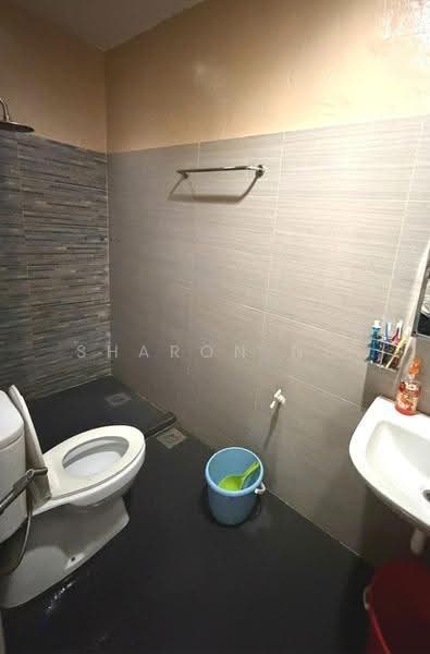 1-storey Terraced House for Sale in Taman Universiti (Skudai) - Sharon Ng - Bathroom - PropertyGuru.com.my